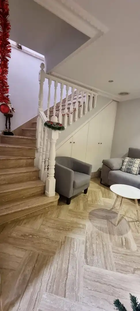 Maisonette zum Verkauf in Elche / Elx mit Klimaanlage, Terrasse und Möbliert