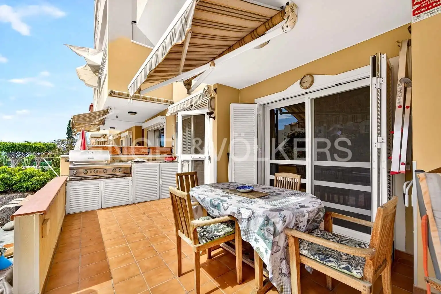 Terraza de Piso en venta en Adeje con Terraza, Piscina y Amueblado