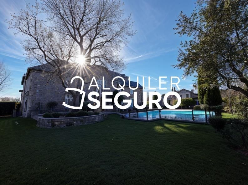 Exterior view of Flat for rent in Las Rozas de Madrid  with Heating, Terrace and Storage room