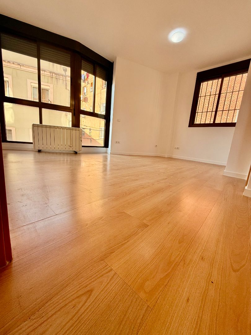 Exterior view of Flat to rent in  Madrid Capital  with Air Conditioner, Heating and Pets allowed