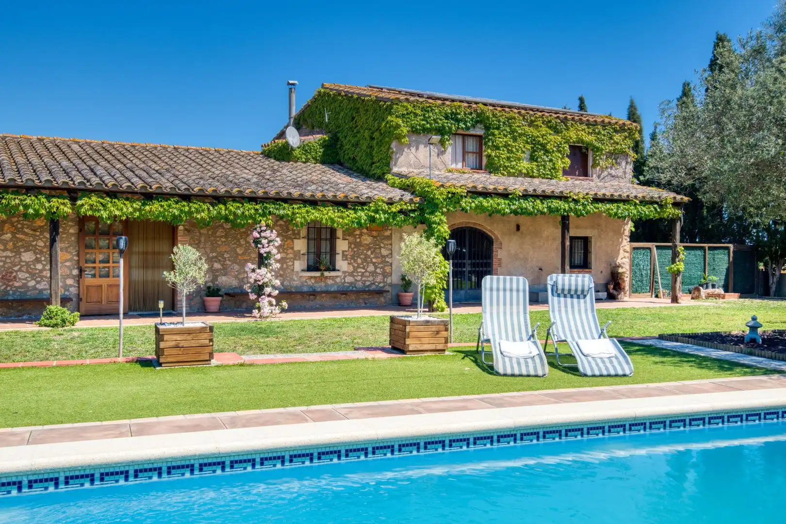 Garten von Country house zum Verkauf in Albons mit Privatgarten, Terrasse und Schwimmbad
