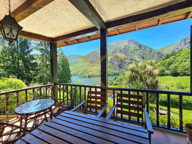 Terraza de Casa o chalet en venta en Caso con Calefacción, Jardín privado y Terraza