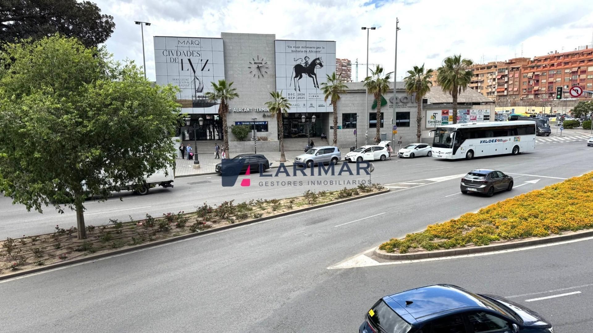 Exterior view of Office for sale in Alicante / Alacant  with Air Conditioner and Heating
