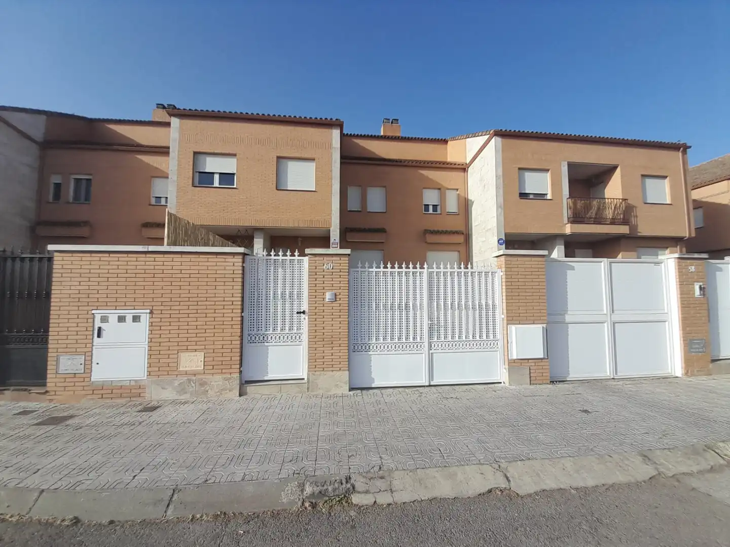 Vista exterior de Casa o xalet en venda en Puertollano amb Calefacció, Terrassa i Traster