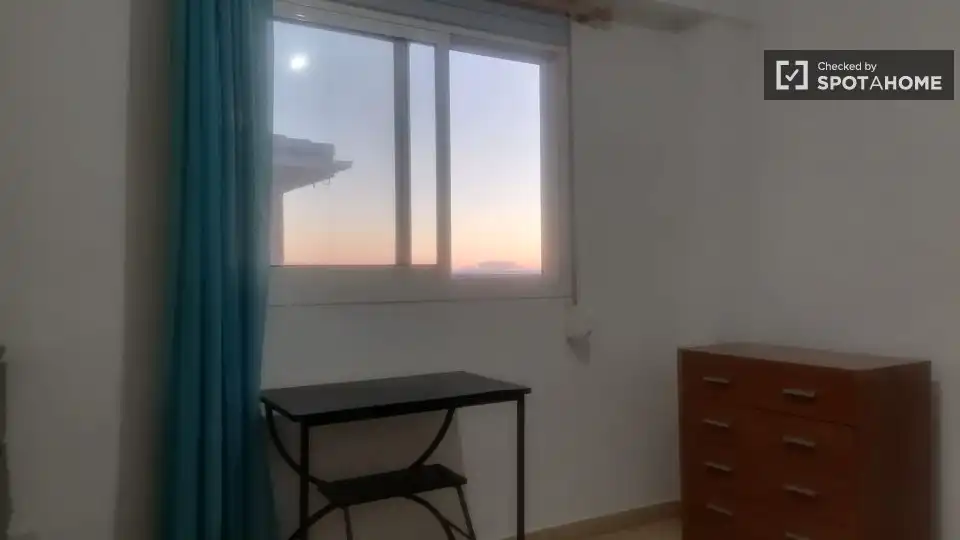 Habitación de Piso para compartir en Paterna con Aire acondicionado, Calefacción y Terraza