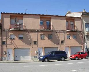 Vista exterior de Casa adosada en venda en Quart amb Terrassa