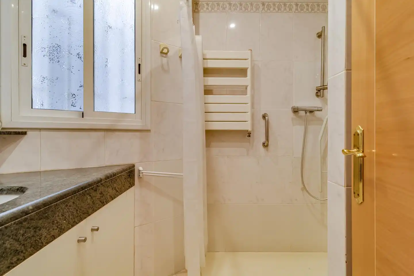 Bathroom of Buildings for sale in El Masnou