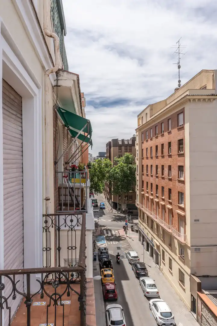Pis amb terrassa en venda a Calle del Tutor