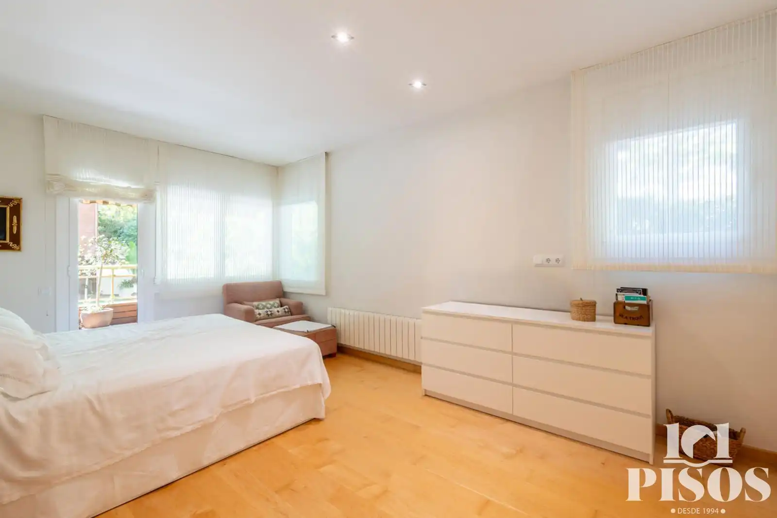 Bedroom of Flat for sale in Sant Cugat del Vallès  with Air Conditioner, Heating and Private garden