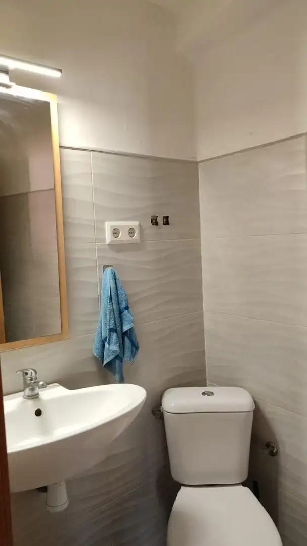 Bathroom of Flat for rent in Mislata  with Storage room, Furnished and Balcony