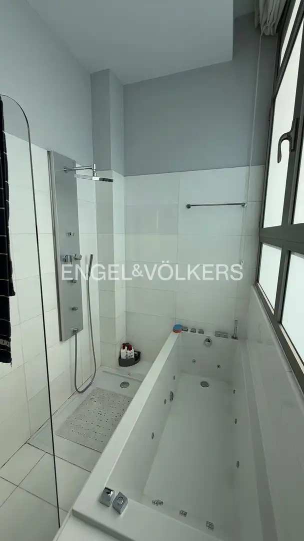 Bathroom of Flat for sale in Barrio de Salamanca