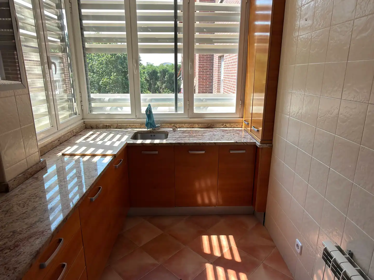 Kitchen of Flat for rent in Madrid  with Air Conditioner, Heating and Parquet flooring