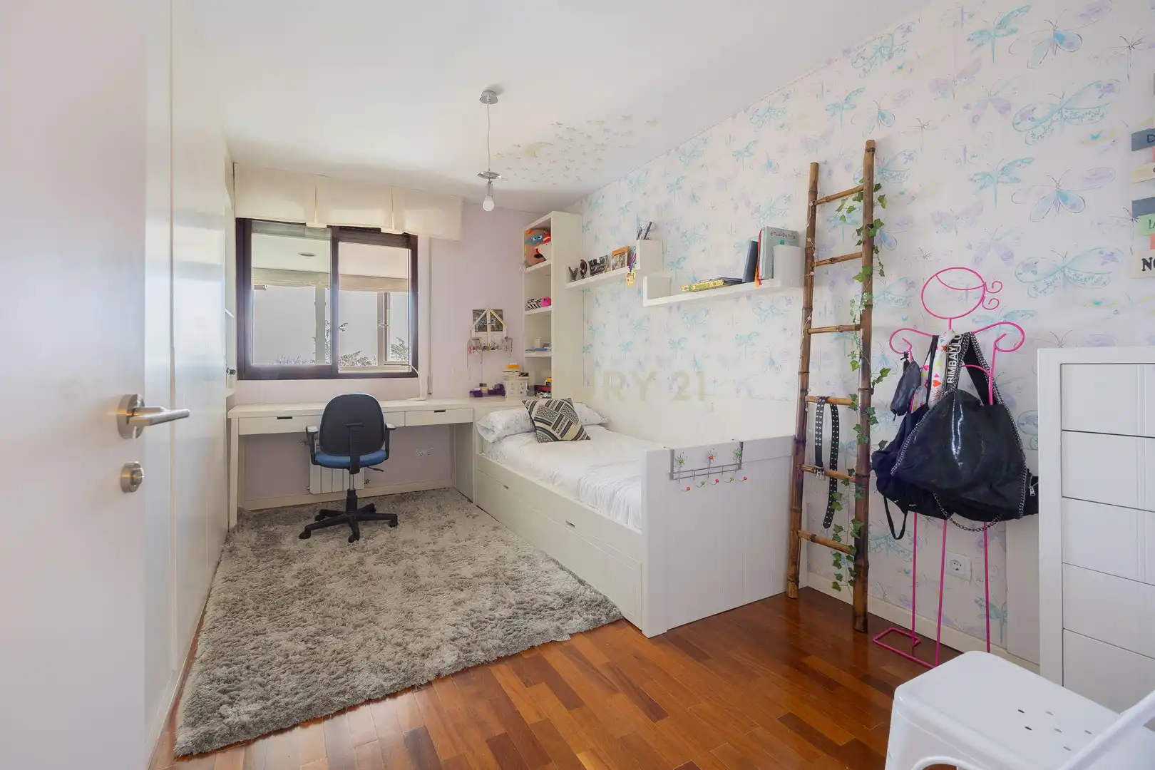Habitación de Apartamento en venta en Madrid con Piscina