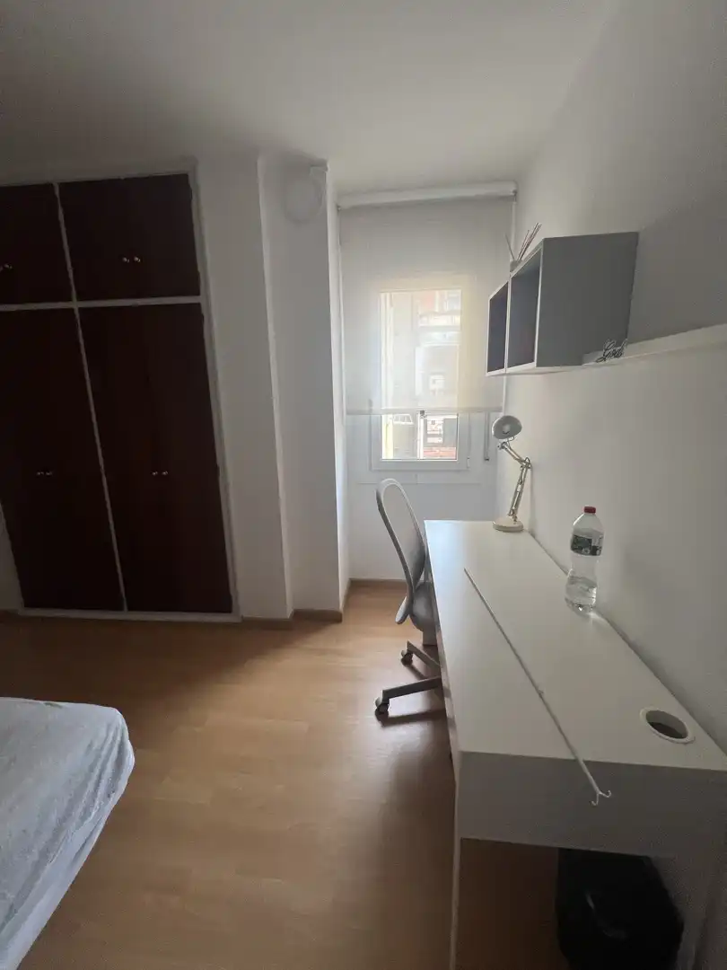 Habitación de Piso de alquiler en Girona con Calefacción, Terraza y Trastero