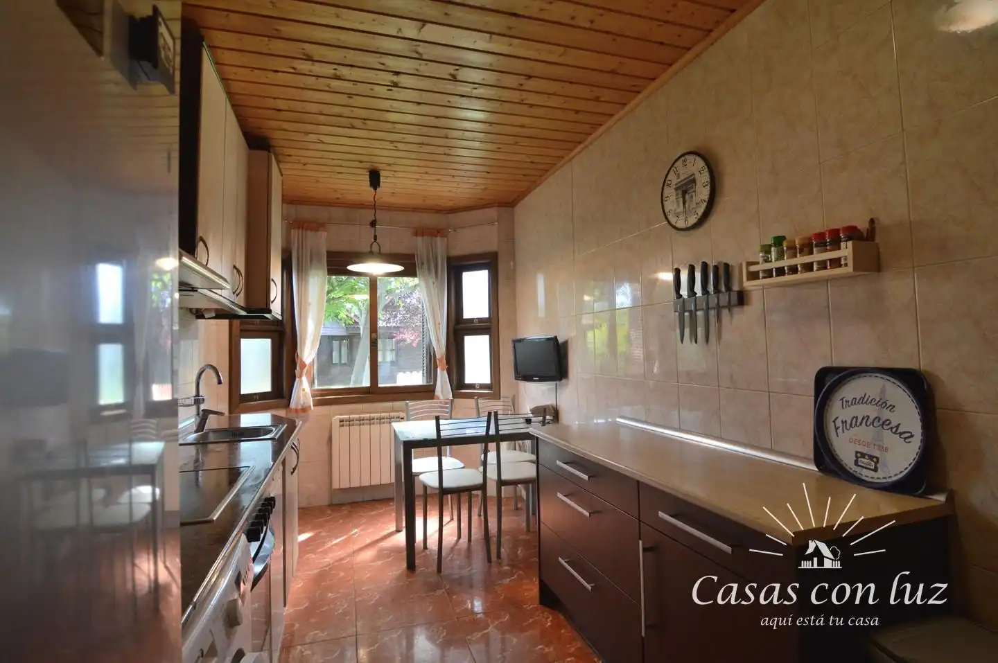 Cocina de Casa o chalet en venta en Zaragoza con Aire acondicionado, Calefacción y Jardín privado