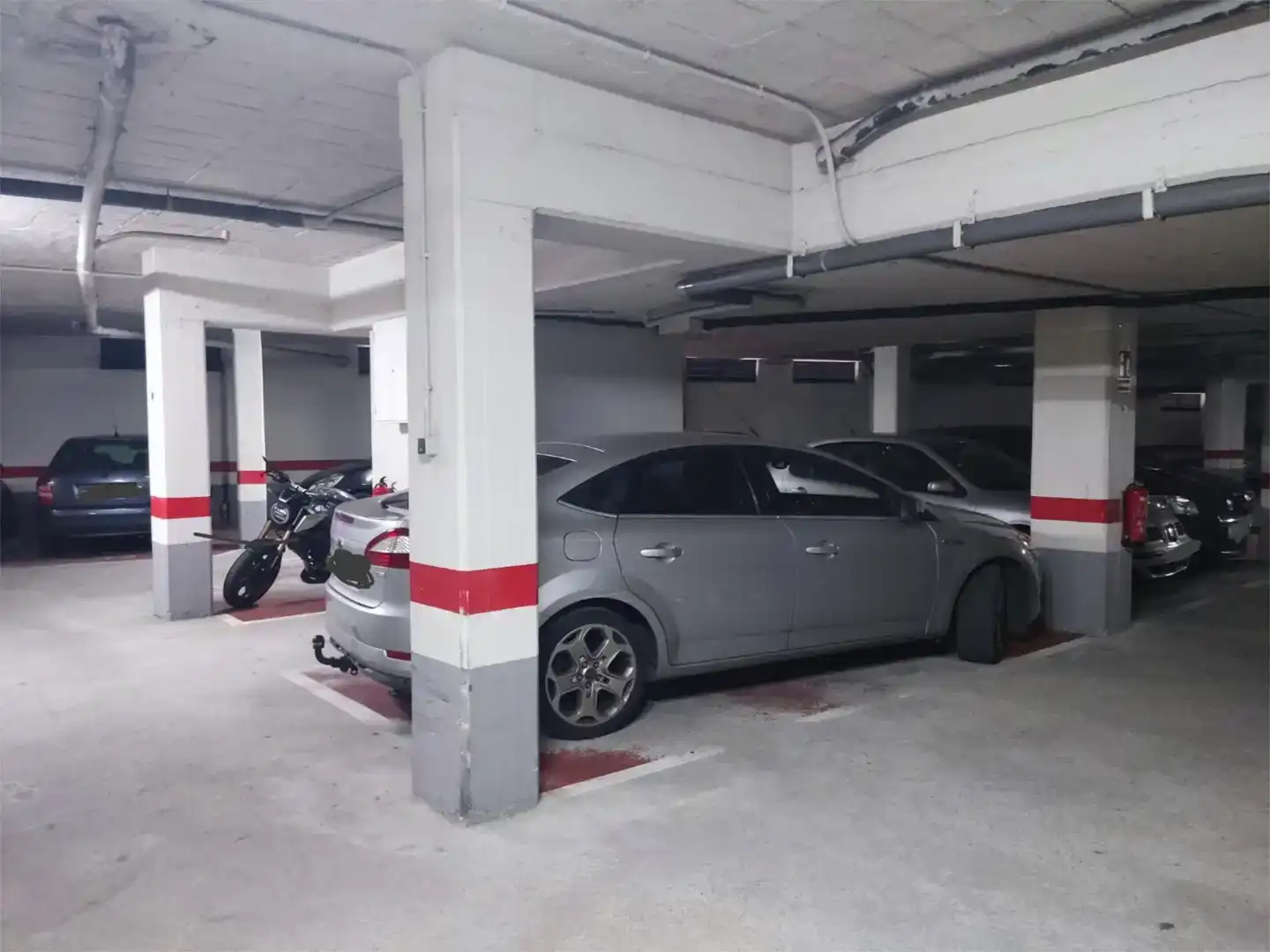 Parking of Garage for rent in Ames