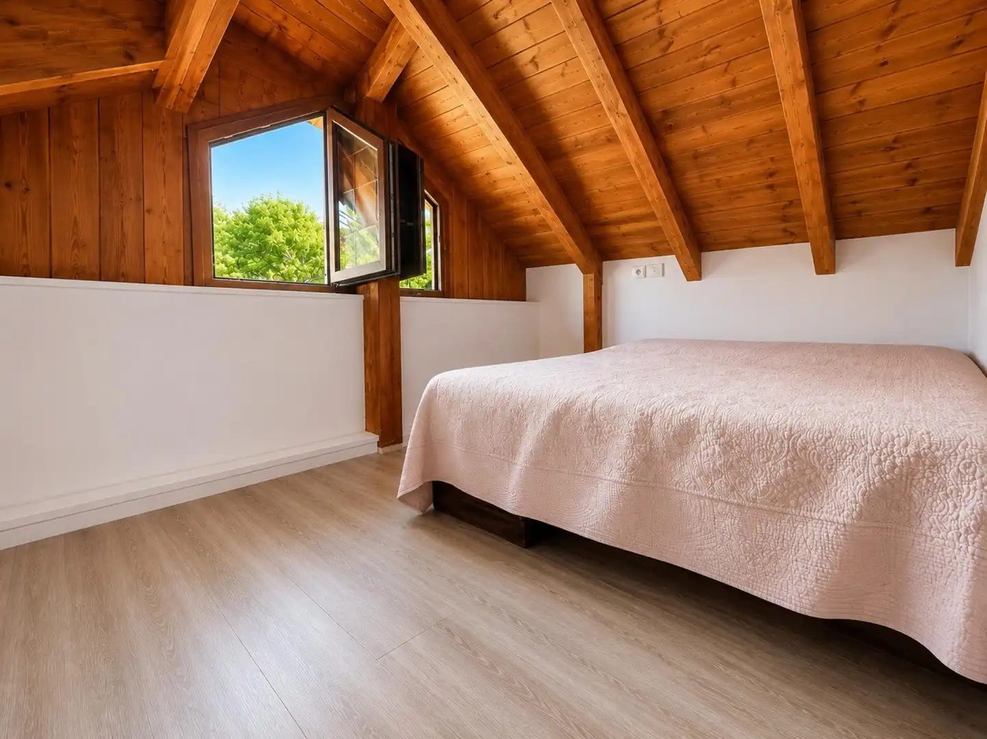 Casa adosada en venta en Toreno