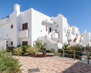 Vista exterior de Àtic en venda en Pulpí amb Aire condicionat, Terrassa i Piscina