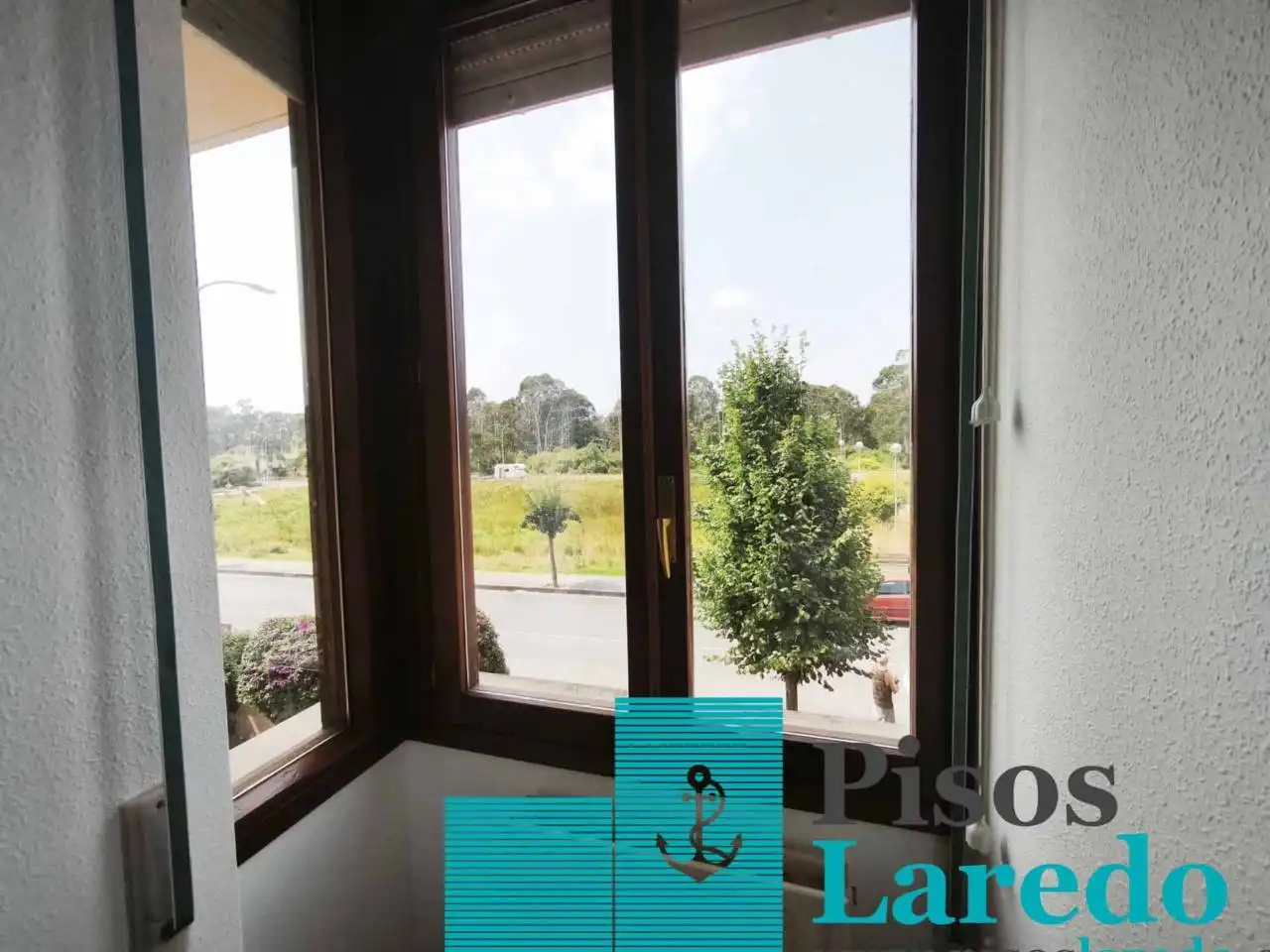 Casa adosada en venda en Laredo amb Calefacció, Jardí privat i Parquet