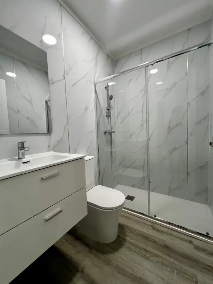 Baño de Piso en venta en Pinto con Terraza