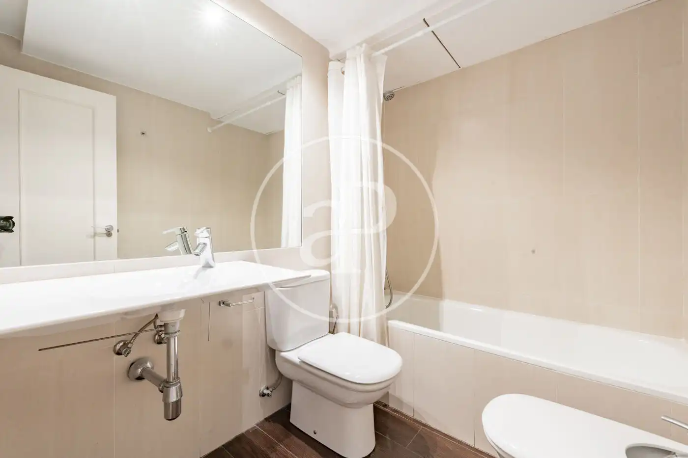 Badezimmer von Wohnung zum Verkauf in La Moraleja mit Klimaanlage, Heizung und Privatgarten