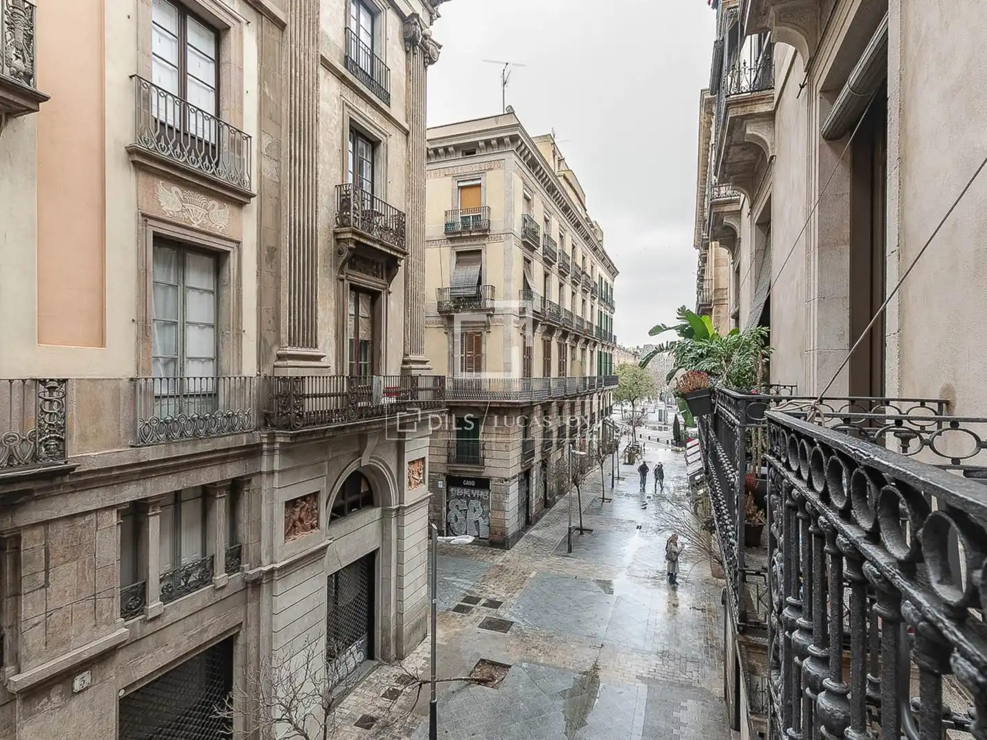 Außenansicht von Wohnung zum Verkauf in Barcelona mit Klimaanlage, Heizung und Möbliert