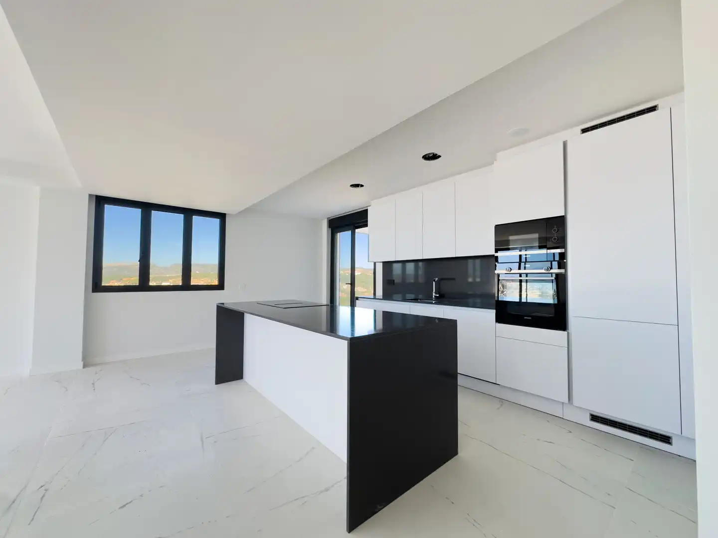 Cuina de Apartament en venda en Casares amb Aire condicionat, Calefacció i Terrassa