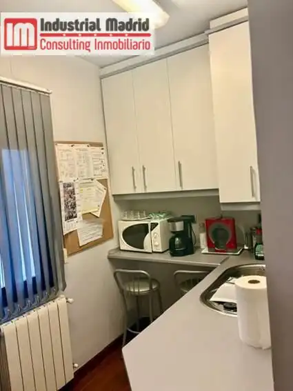 Cocina de Oficina de alquiler en Arganda del Rey con Aire acondicionado, Calefacción y Amueblado