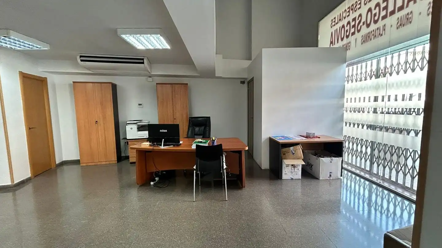 Local comercial en venda a De Girona, imagen 2