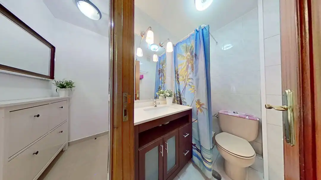 Bathroom of Flat for rent in Madrid  with Heating and Swimming Pool