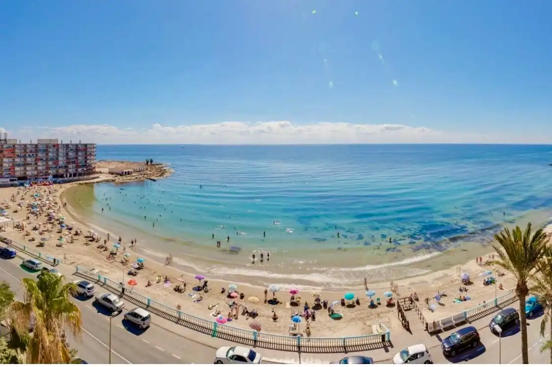 Außenansicht von Wohnung zum Verkauf in Torrevieja mit Klimaanlage, Heizung und Terrasse