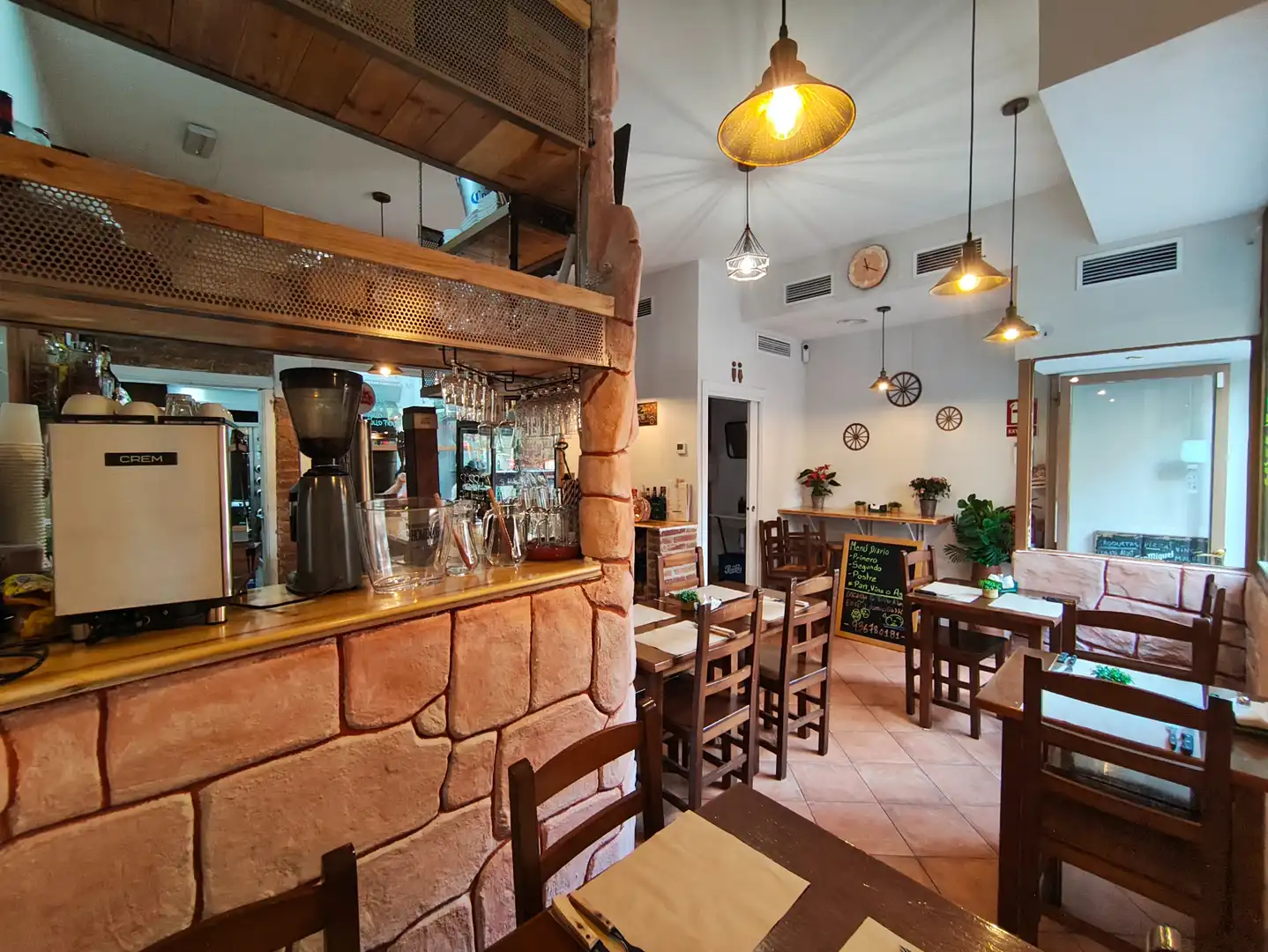 Business premises for transfer in Carrer de les Camèlies 75, imagen 9