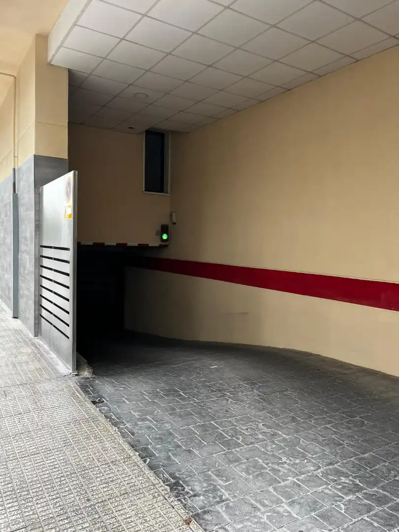 Aparcament de Pis en venda en Sant Joan d'Alacant amb Aire condicionat, Traster i Piscina comunitària