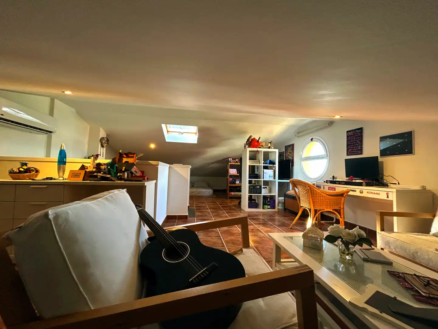 Sala de estar de Casa adosada en venta en Palafrugell con Aire acondicionado, Calefacción y Jardín privado