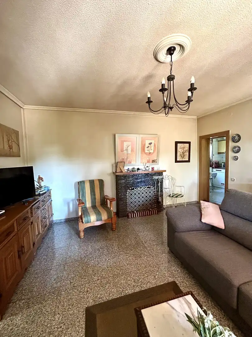 Sala de estar de Casa o chalet en venta en Villadangos del Páramo con Calefacción, Terraza y Piscina