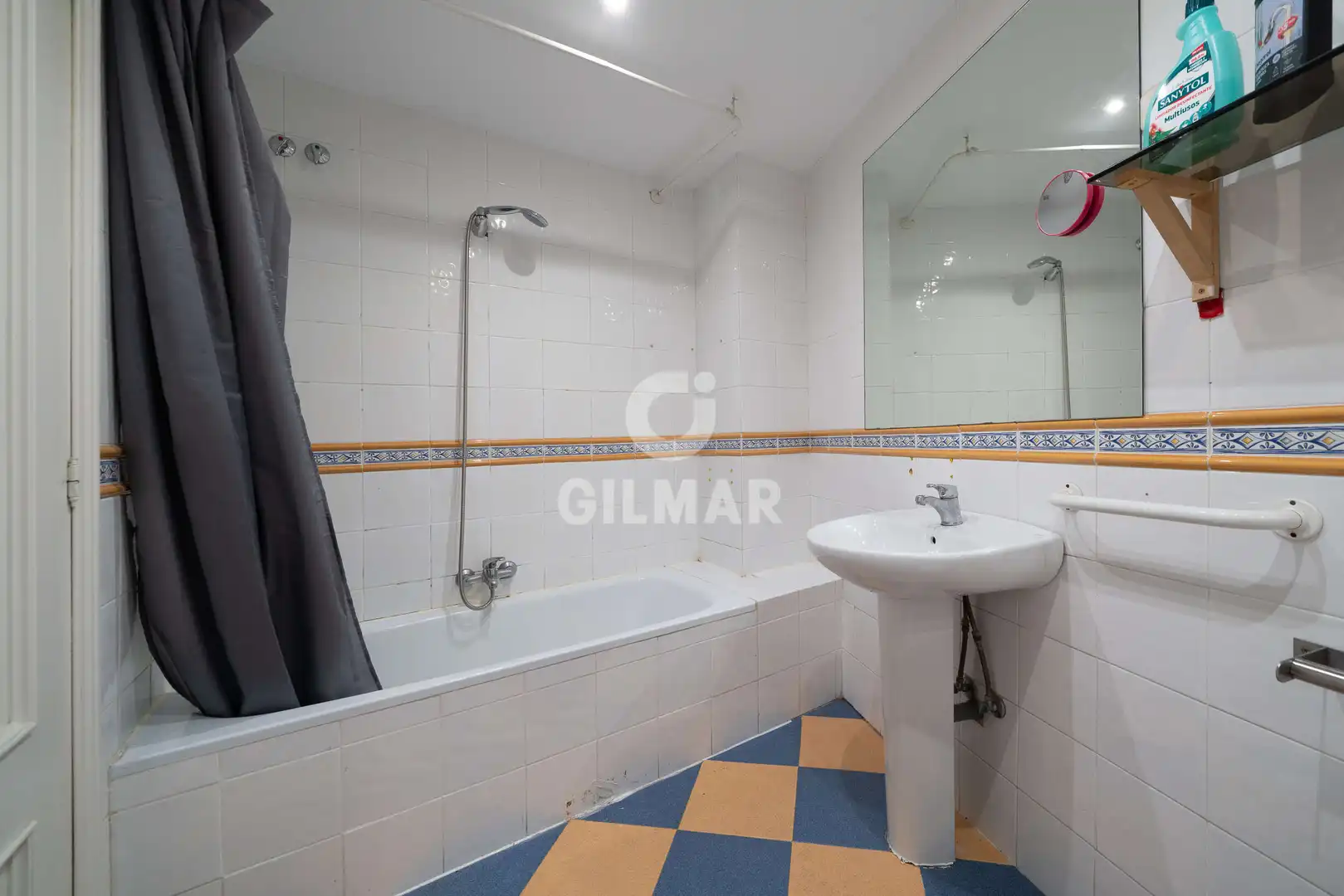 Baño de Piso en venta en Madrid con Calefacción
