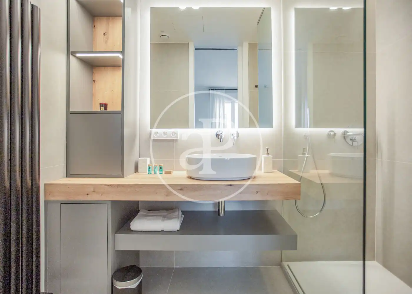 Badezimmer von Wohnung zur Miete in Barrio de Salamanca
