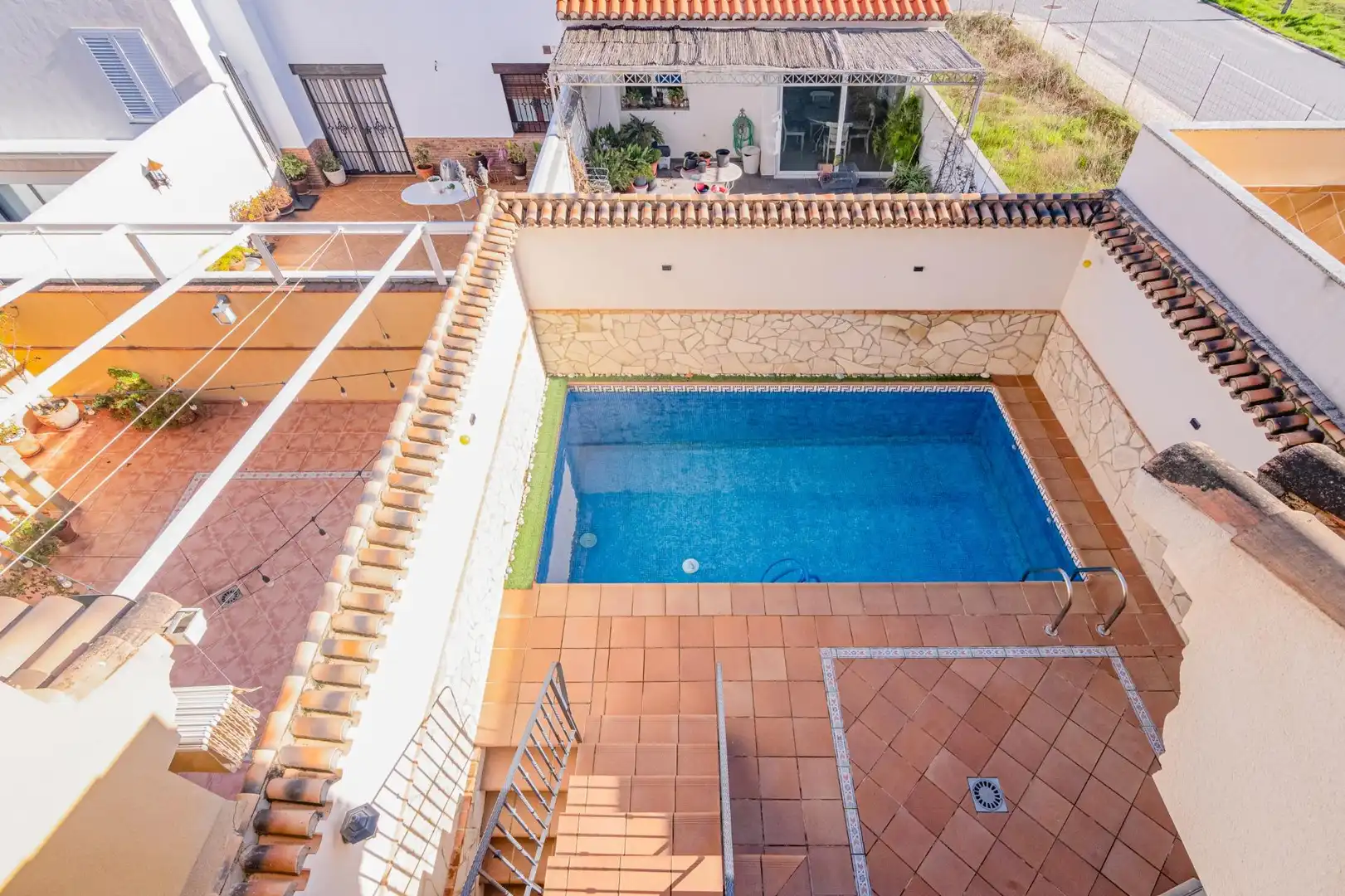 Piscina de Casa adosada en venda en La Zubia amb Aire condicionat, Calefacció i Terrassa