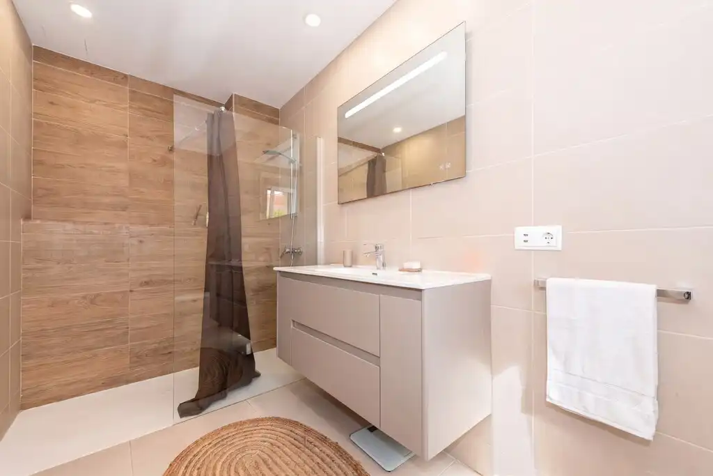 Baño de Planta baja en venta en Pollença con Aire acondicionado, Jardín privado y Terraza