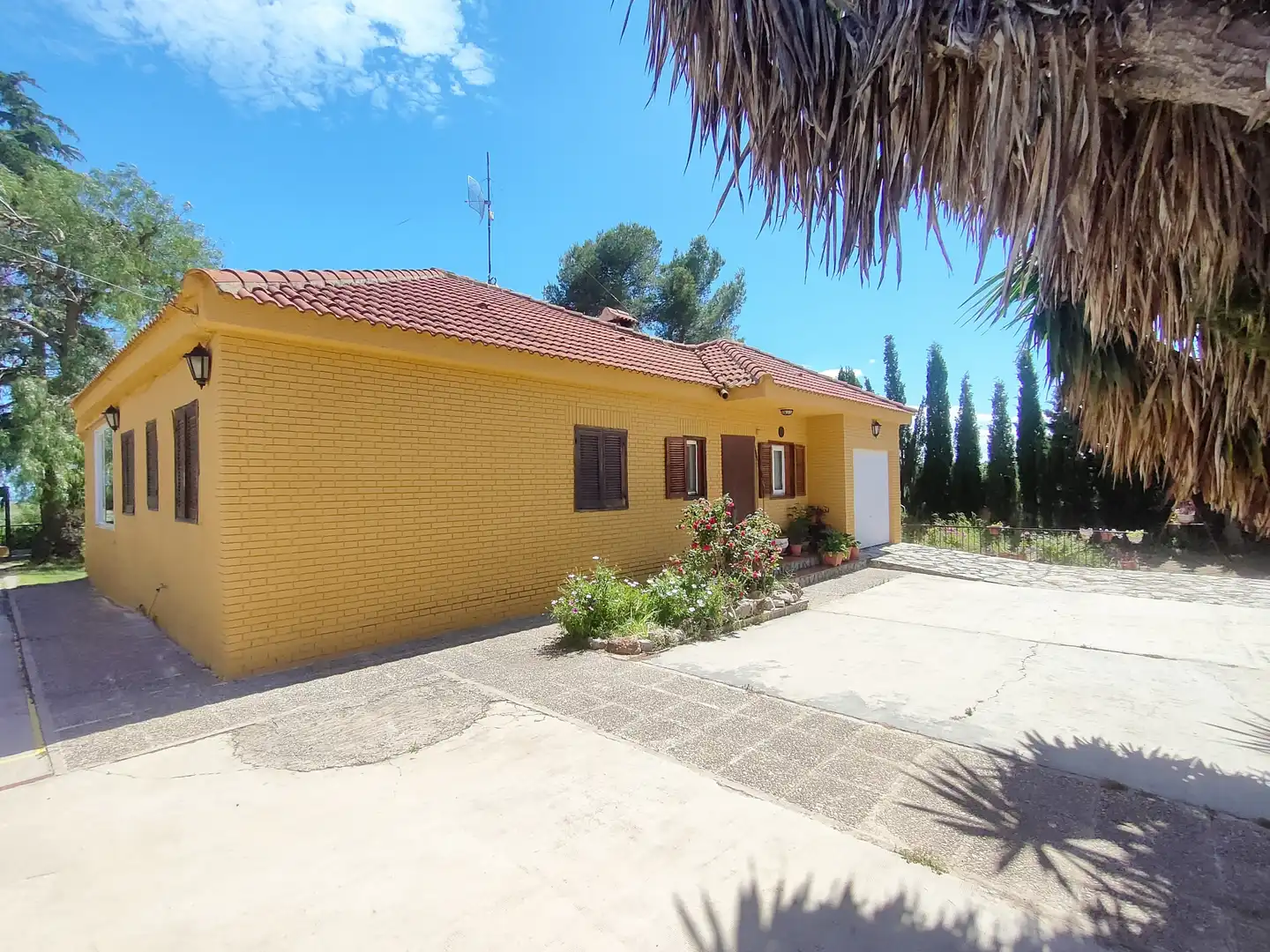 Exterior view of Houses for sale in Godelleta  with Air Conditioner, Private garden and Terrace