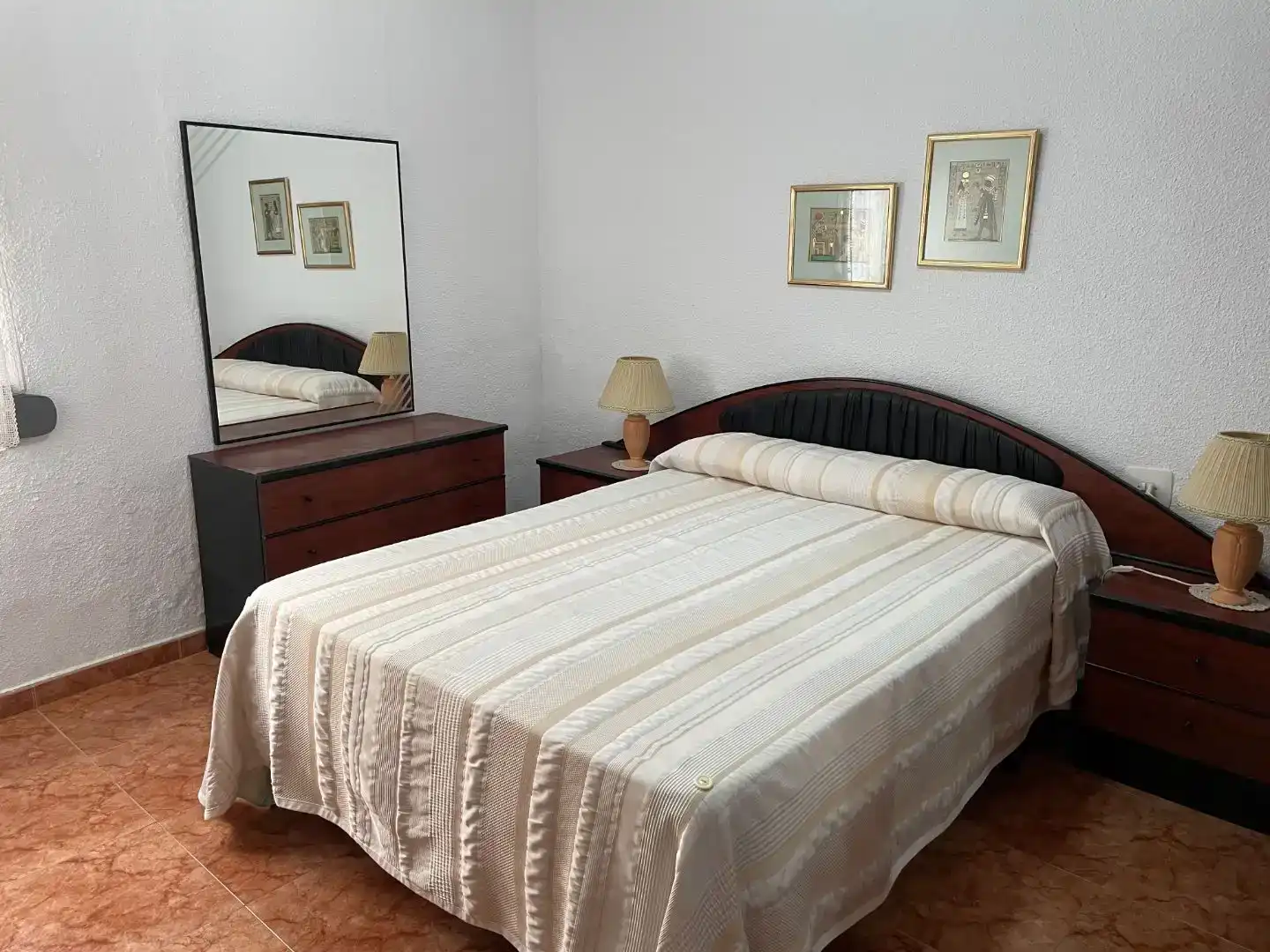 Habitación de Casa adosada en venta en Fuentealbilla con Aire acondicionado, Trastero y Amueblado