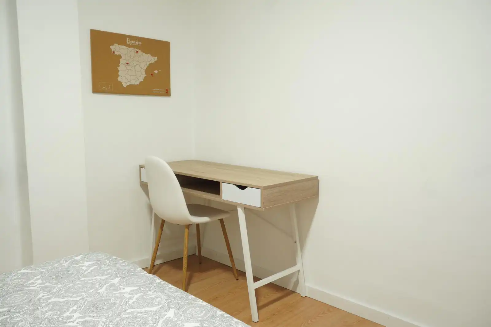 Habitación de Piso de alquiler en Valencia con Aire acondicionado, Parquet y Amueblado
