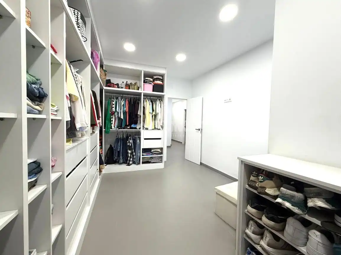 Habitación de Casa adosada en venta en Almería con Calefacción y Terraza