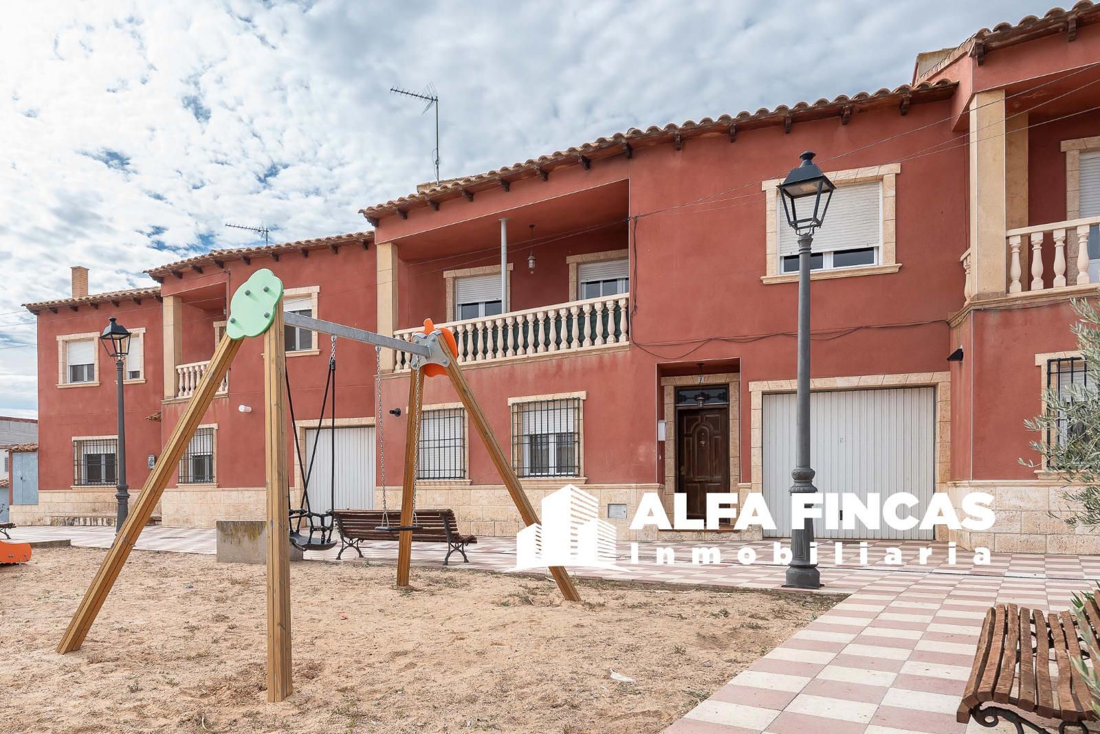 Exterior view of Single-family semi-detached for sale in Honrubia  with Heating, Private garden and Terrace