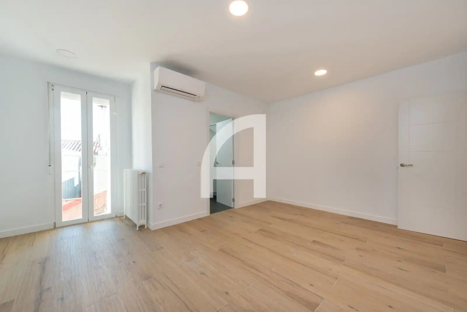 Bedroom of Attic for rent in Madrid  with Air Conditioner, Heating and Terrace