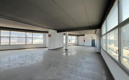 Nau industrial en venda en Badalona