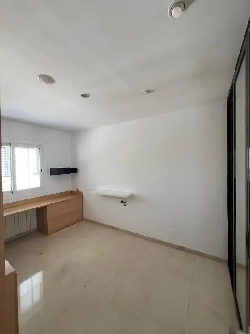 Casa adosada en venta en Sabadell con Aire acondicionado, Piscina y Balcón