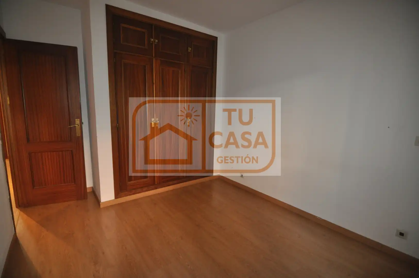 Dormitori de Pis en venda en Madrid amb Calefacció, Parquet i Terrassa