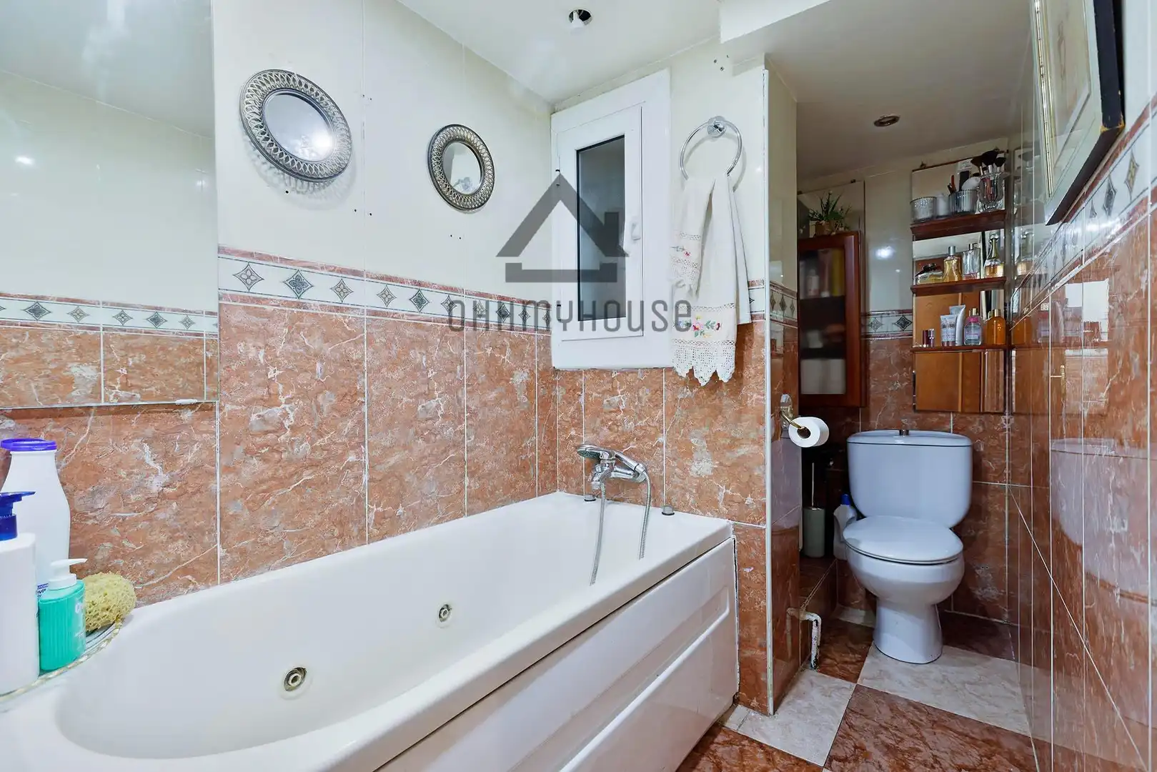 Bathroom of Ground floor for sale in Barcelona  with Air Conditioner, Heating and Terrace