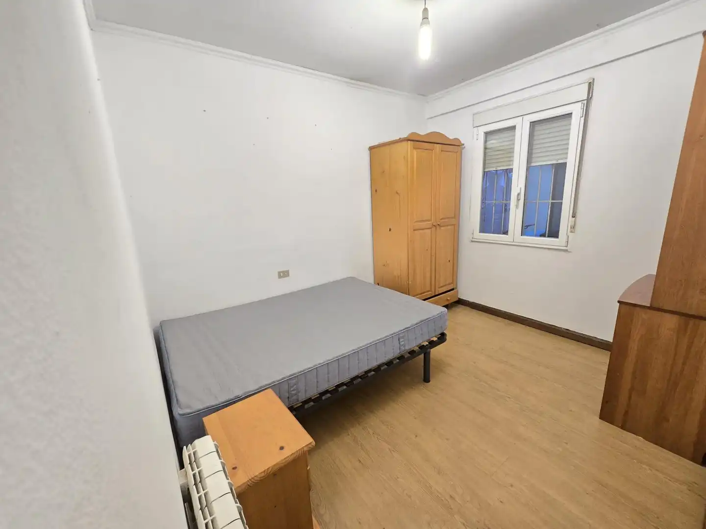 Bedroom of Flat for rent in Vigo   with Heating, Parquet flooring and Furnished